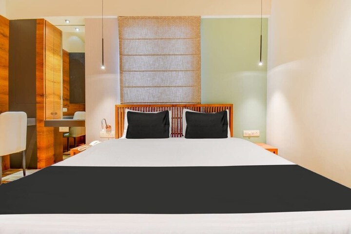Room 5 of 15