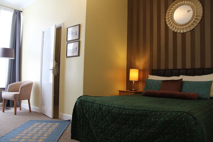 Room 32 of 69