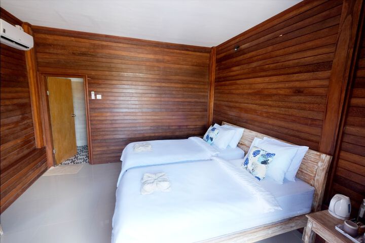 Room 27 of 59