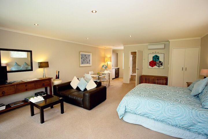 Room 2 of 56