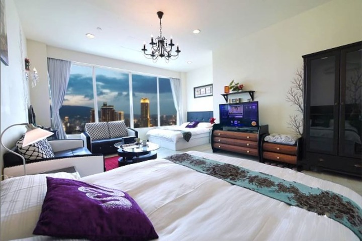 Room 12 of 98