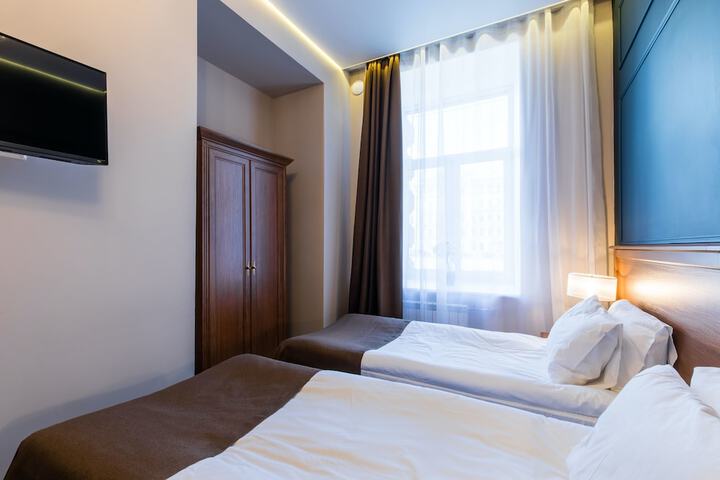 Room 6 of 60