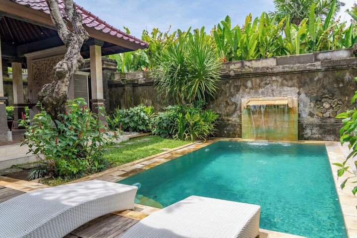 Pool Hotel
