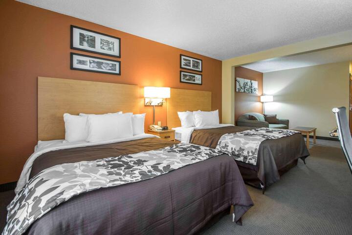 2 Queen Beds (9 of 18)
