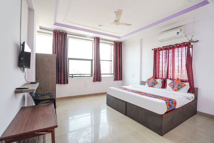Room 20 of 28