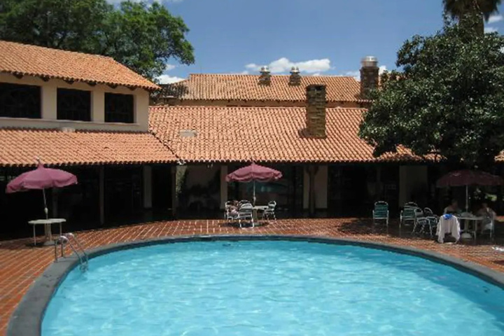Pool Hotel