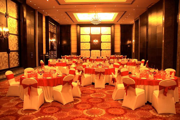 Ballroom/Hall 57 of 76