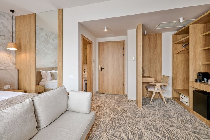 Room 36 of 60