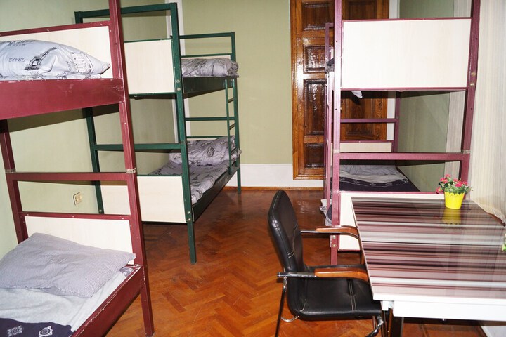 Room 10 of 26