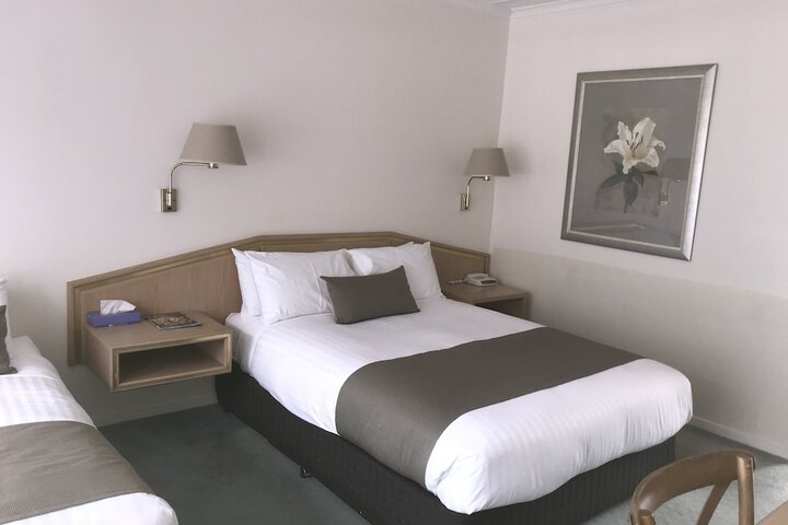 Room 5 of 48