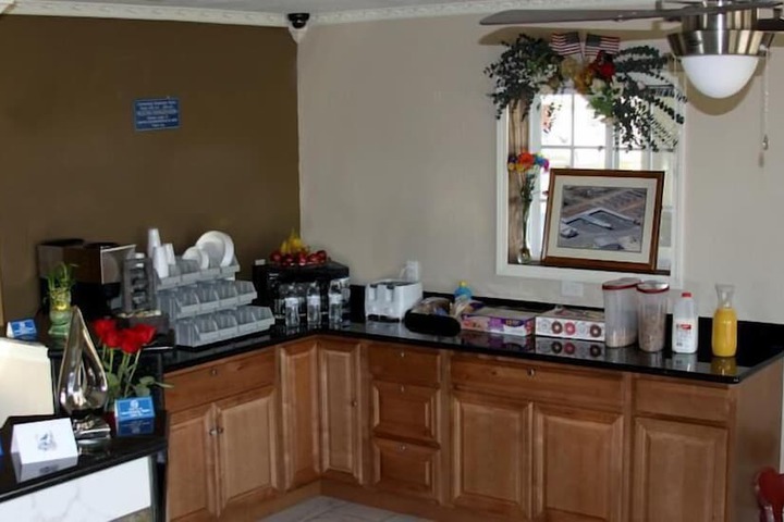 Breakfast/Coffee Service 41 of 57