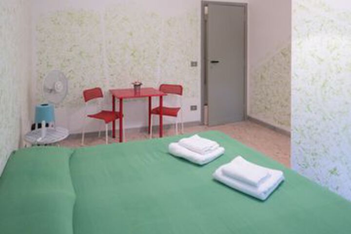 Room 21 of 37