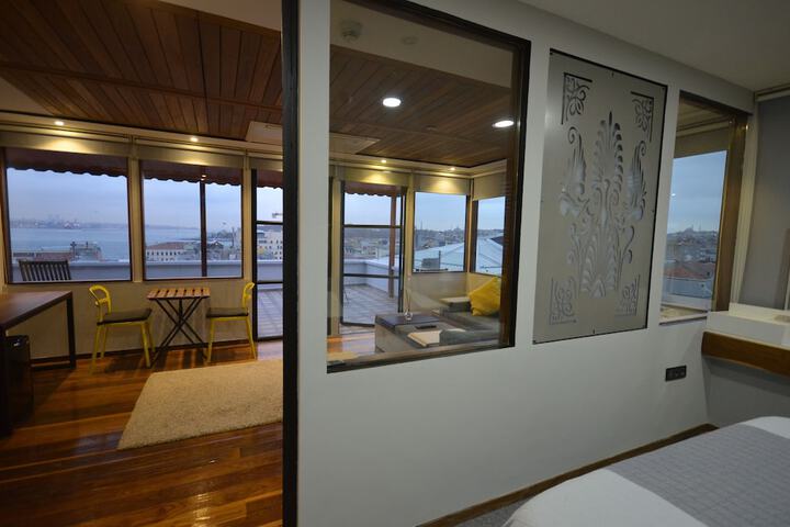 Room 3 of 40