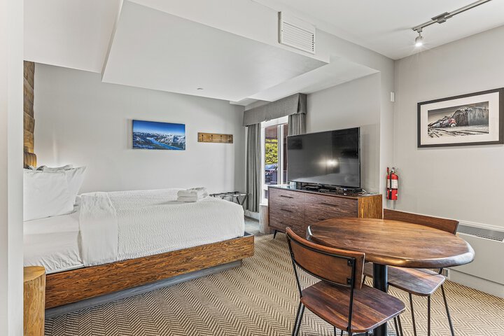 Room 33 of 55
