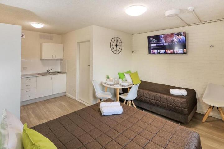 General 2 of 33