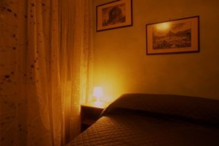 Room 6 of 20