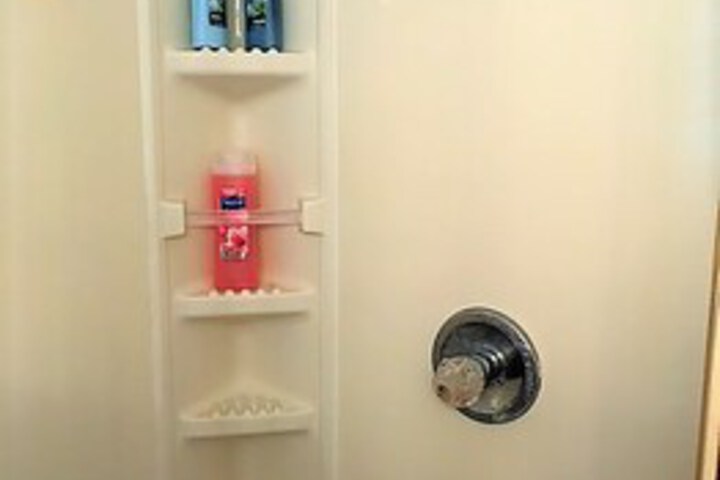 Room 10 of 71