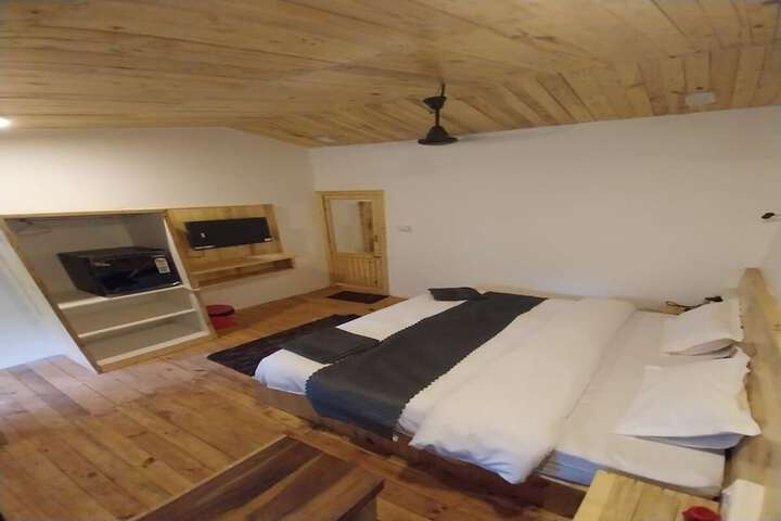 Room 5 of 22