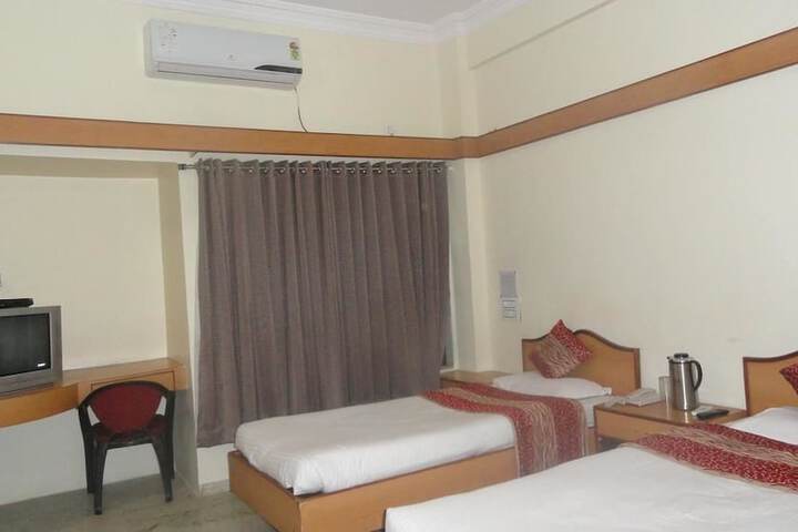 Room 8 of 29