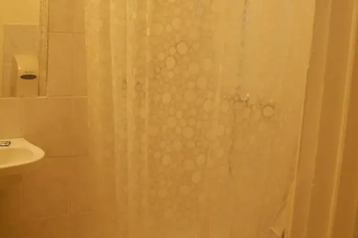 Room 8 of 19