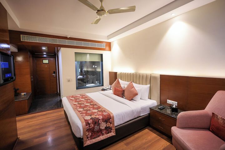 Room 10 of 54