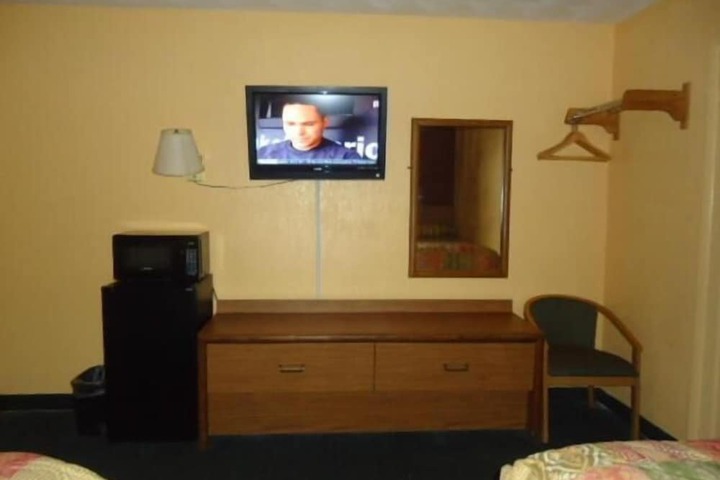 Room 12 of 30