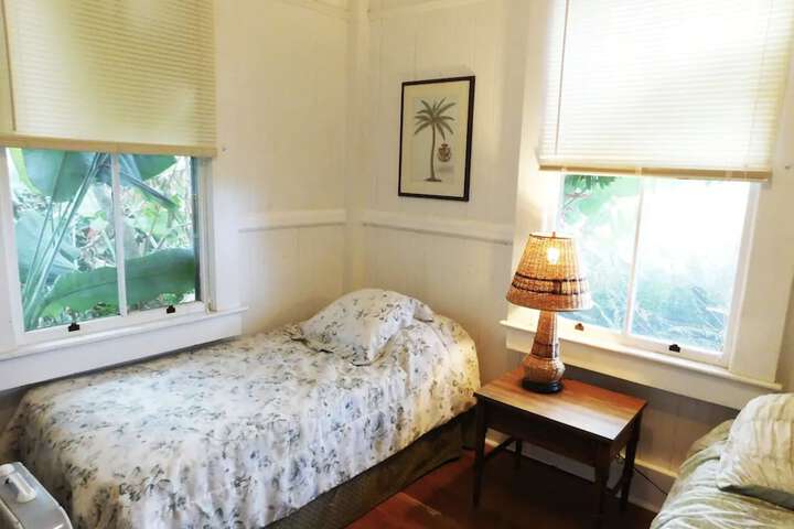 Room 6 of 102