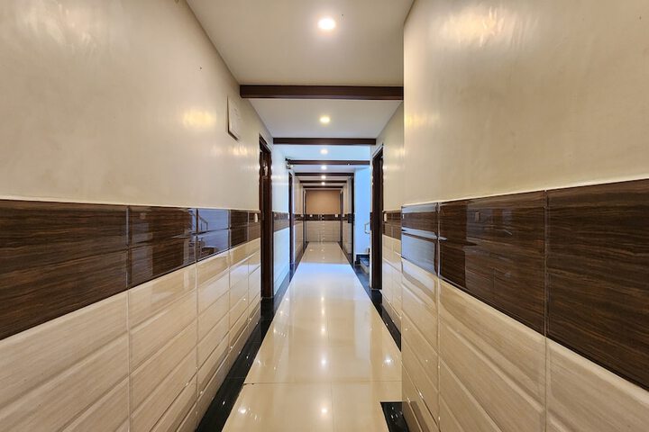 Ballroom/Hall 9 of 10