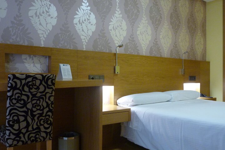 Room 9 of 51