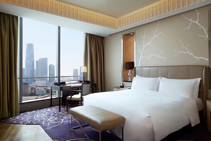 Room 15 of 76