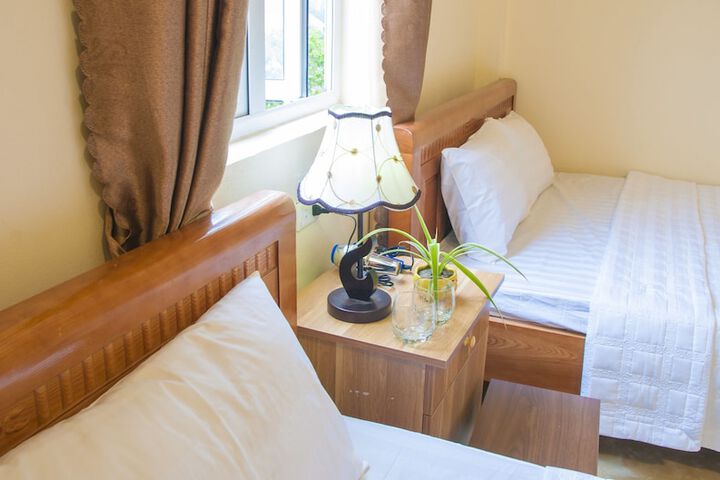Room 14 of 33