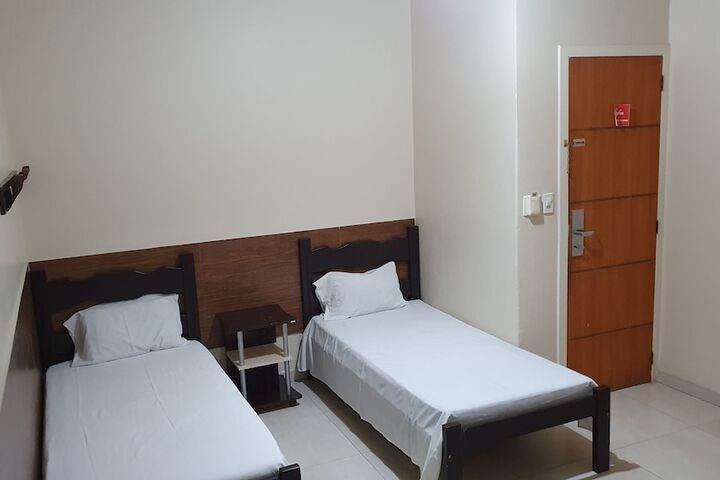 Room 28 of 67