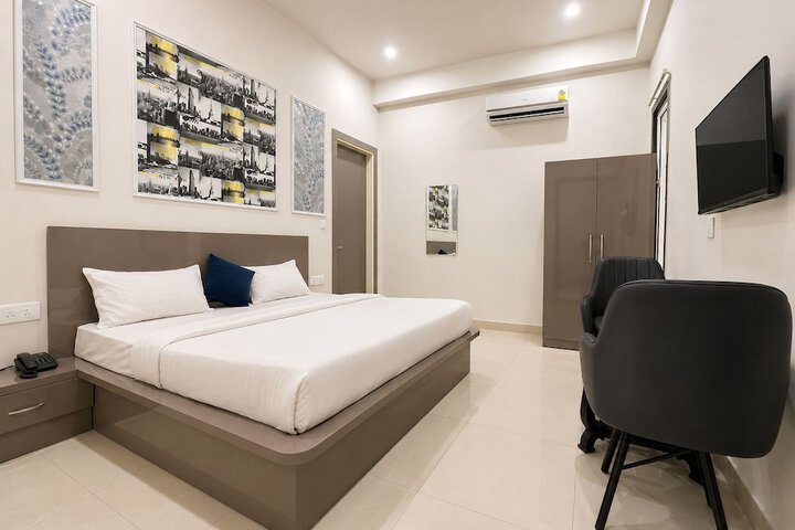 Room 12 of 35