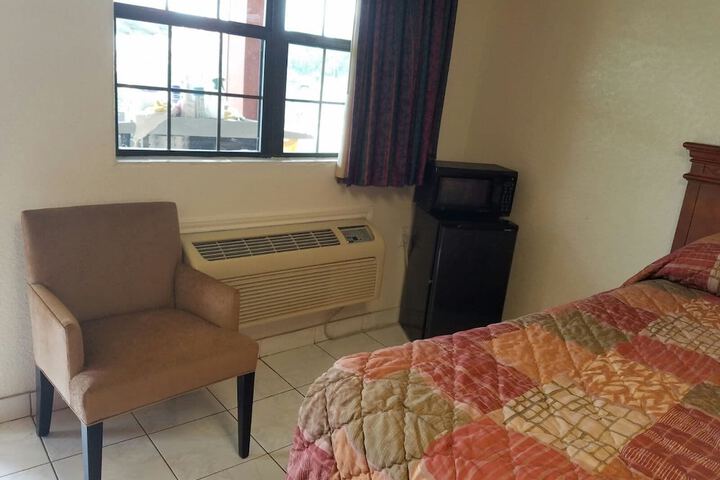 Room 7 of 30