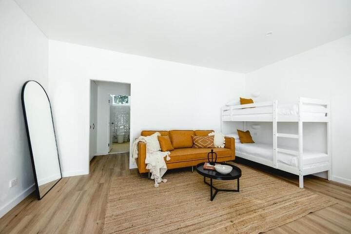 Room 4 of 36