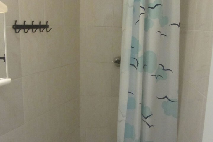 Room 7 of 11