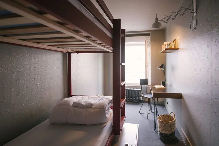 Room 4 of 20