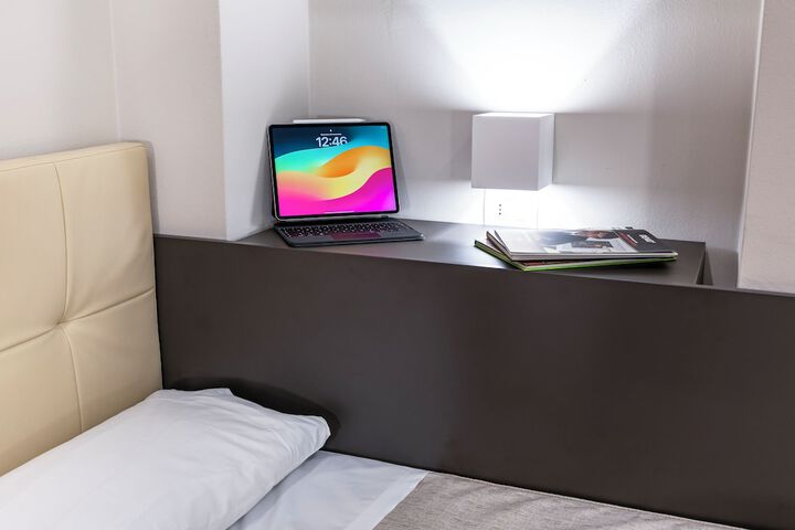 Room 33 of 107