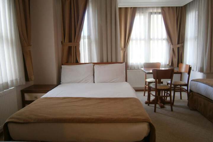 Room 8 of 28