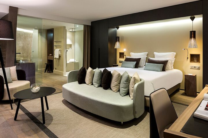 Room 15 of 61