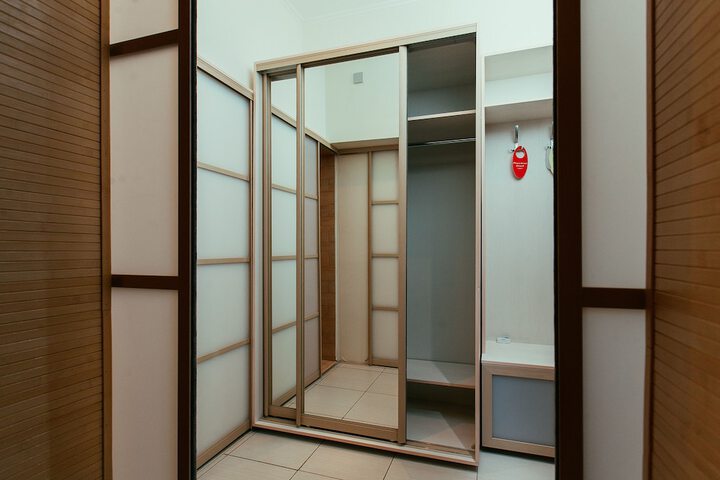 Hotel 2 of 170