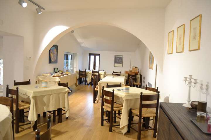 Dining 80 of 93