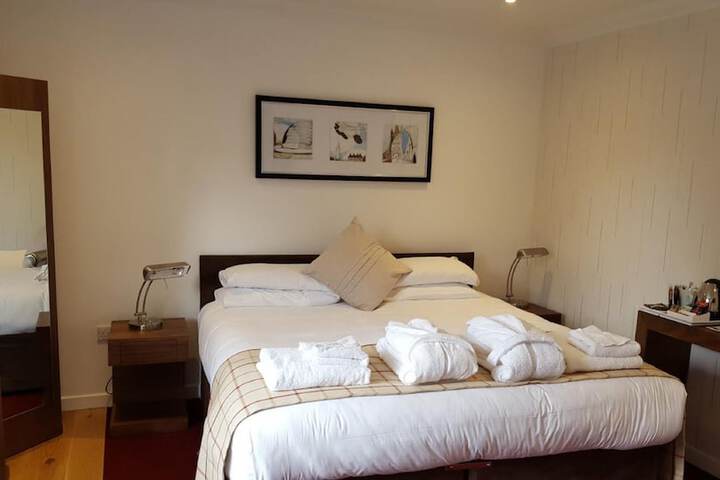 Room 8 of 34
