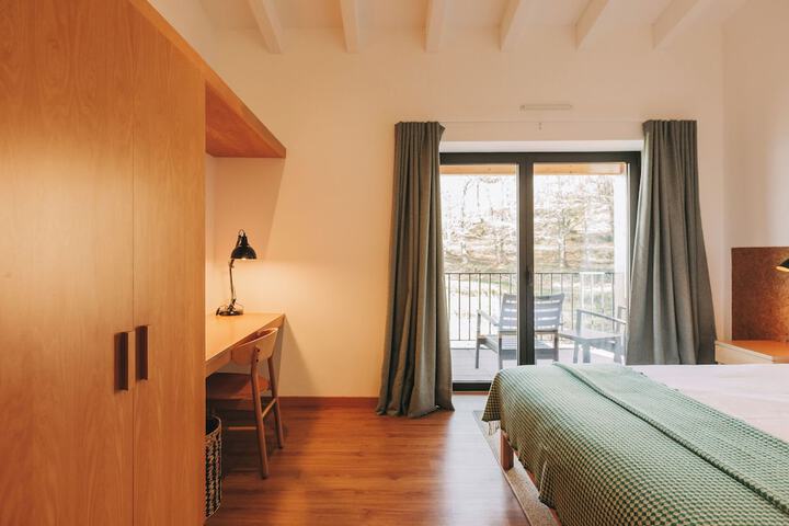 Room 13 of 181