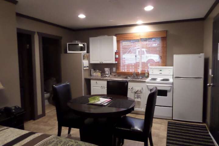 Room 13 of 38