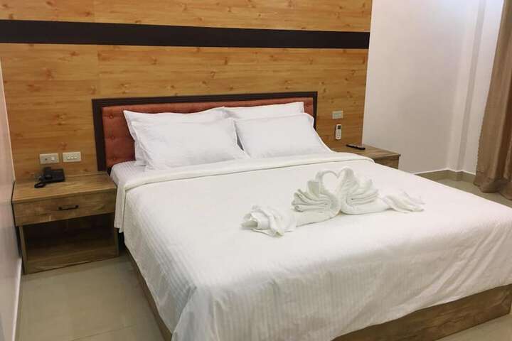 Room 10 of 20