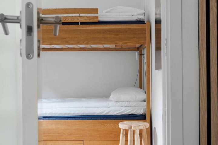 Room 25 of 865