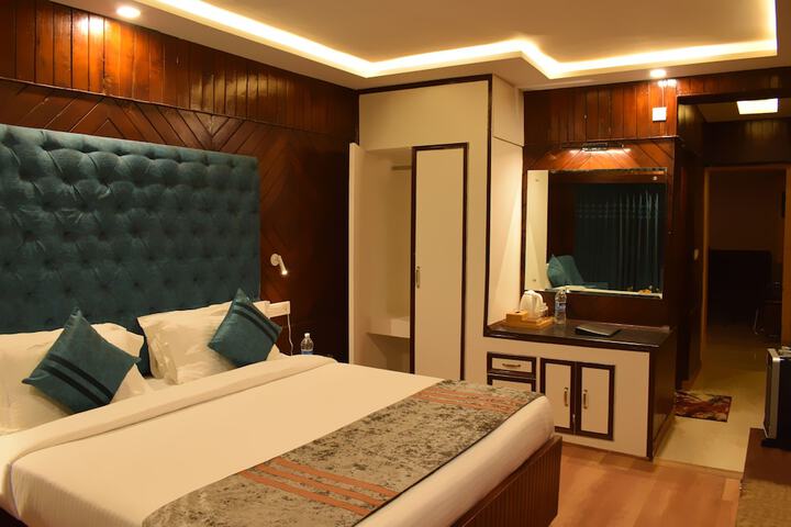 Room 4 of 47