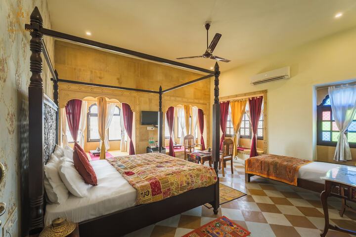 Room 40 of 85