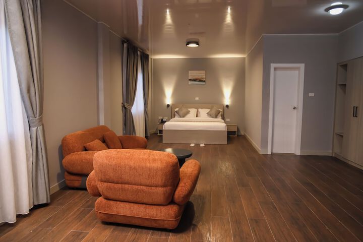 Room 15 of 25